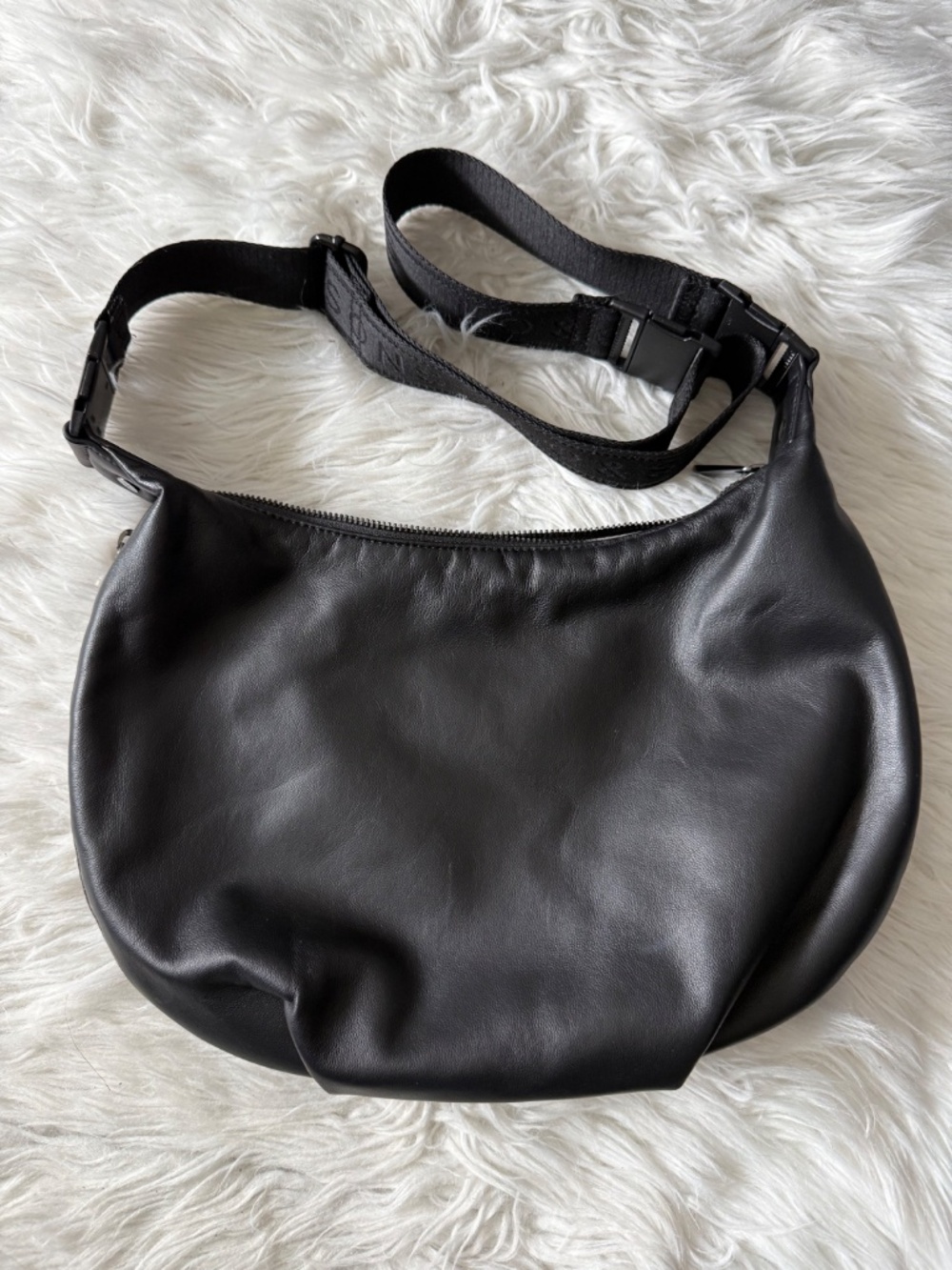 Lo and Sons Aoyama Leather Crescent Crossbody Bag - Picture 2 of 6